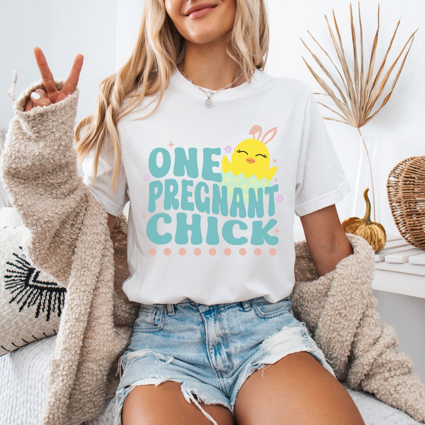 One Pregnant Chick Easter Pregnancy T-Shirt