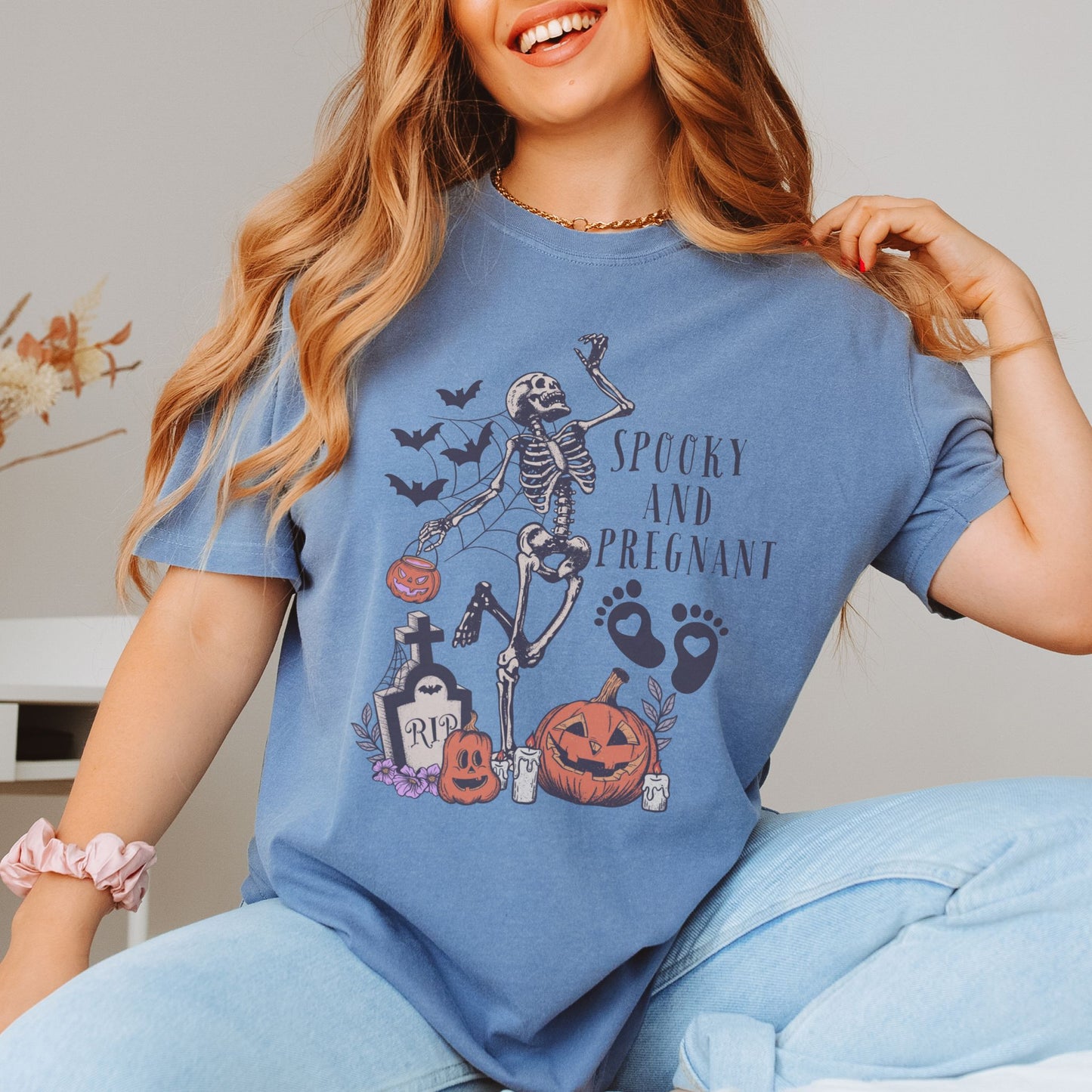 Spooky and Pregnant Halloween Pregnancy T-Shirt