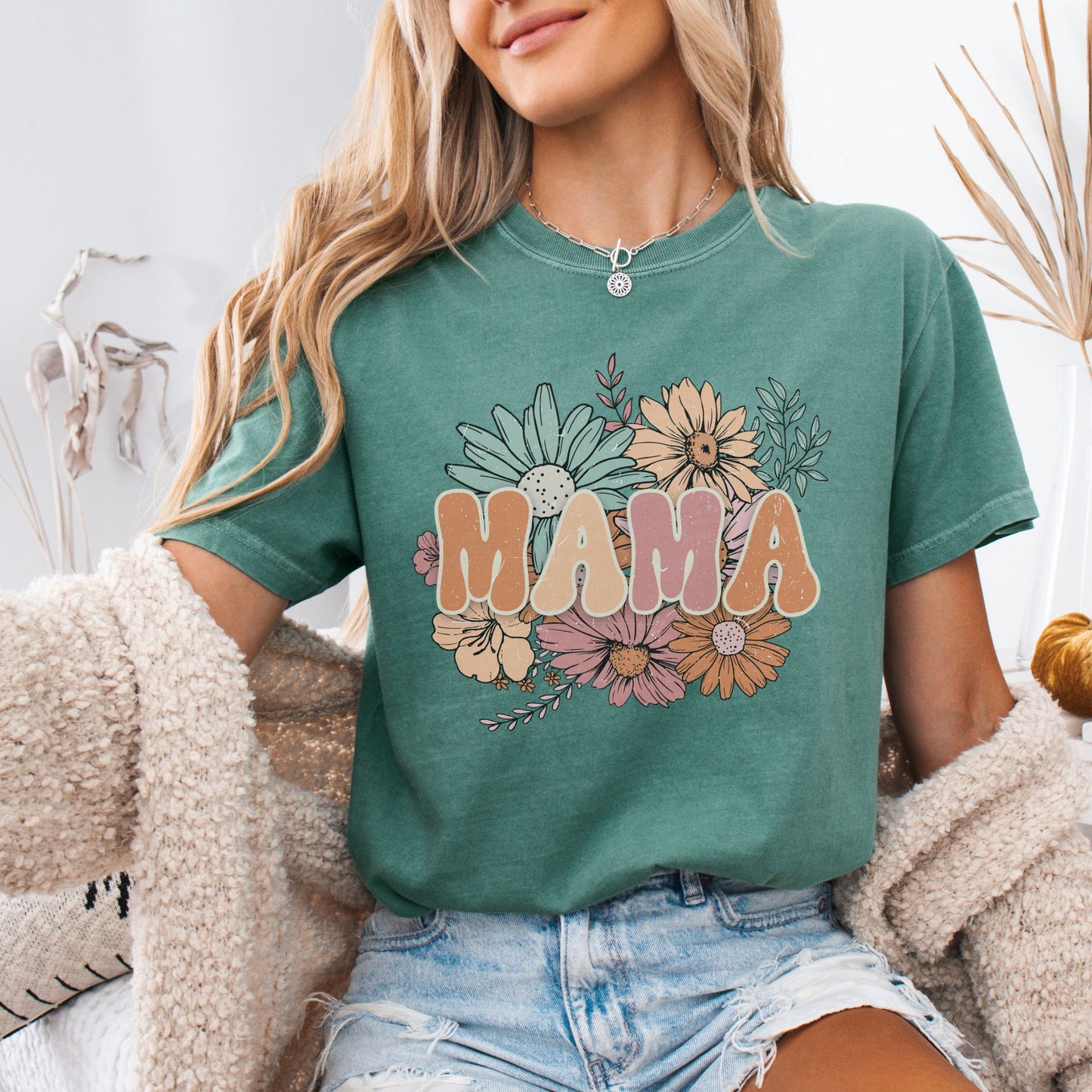 Retro Floral Mama T-Shirt