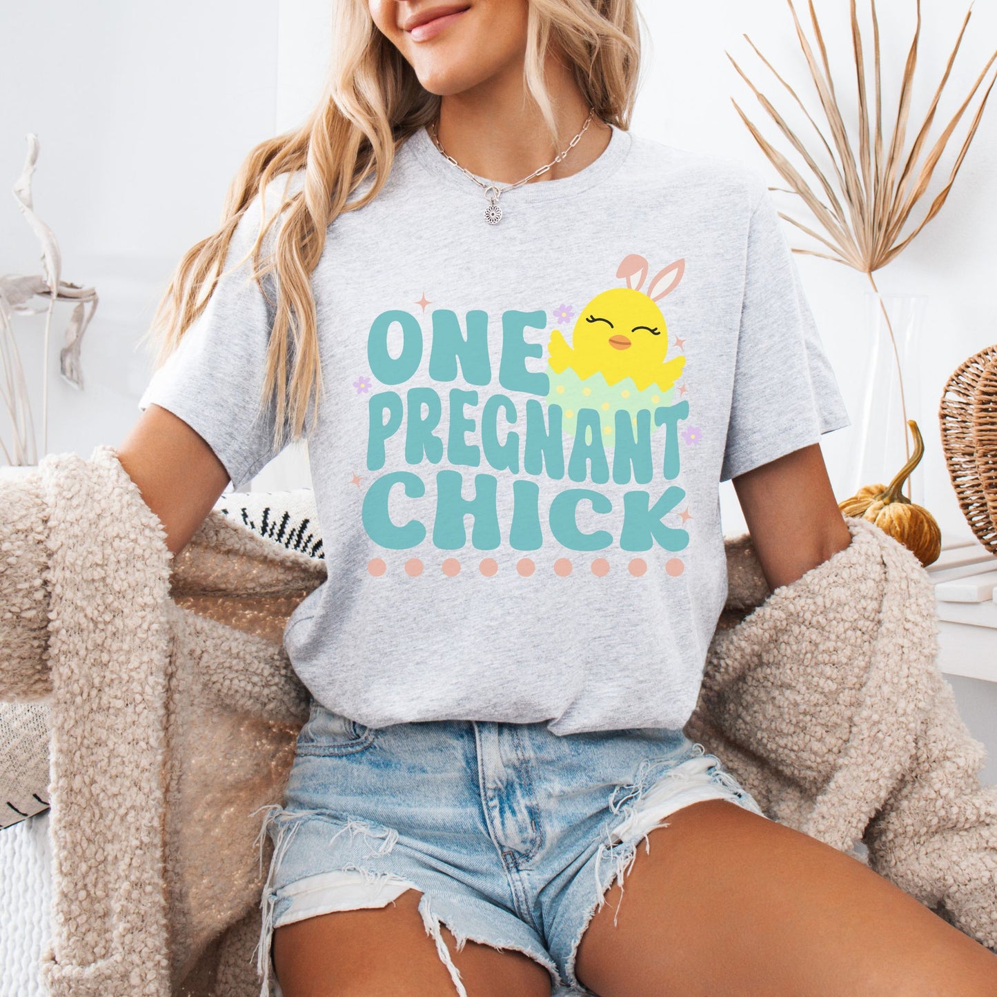 One Pregnant Chick Easter Pregnancy T-Shirt